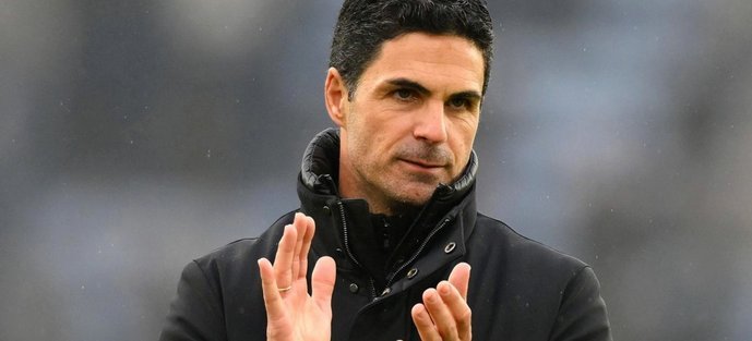 克瓦拉茨赫利亚：从边锋到全能战士的防守进化之路