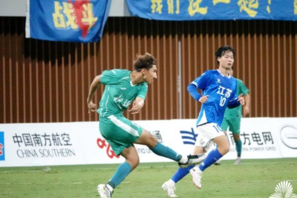 半场战罢1-1，高驰苗润东破门