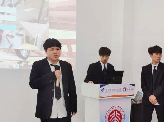 董老师功利观致青区理性球迷被黑