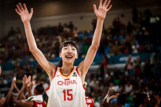 孙晨曦徐正鹏表现说明，西班牙U19三级联赛强度太低了