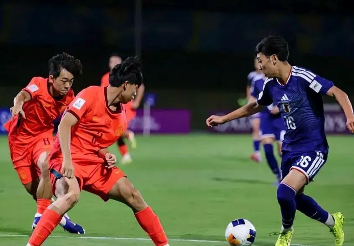 赵松源单箭头失误集锦1/3: 停球1米到对方脚下