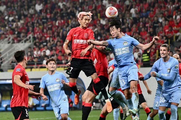 半场：蓉城1-0铜梁龙，韦世豪献助攻，费利佩首开记录