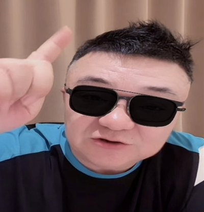 541阵型在少一人时显得乏力